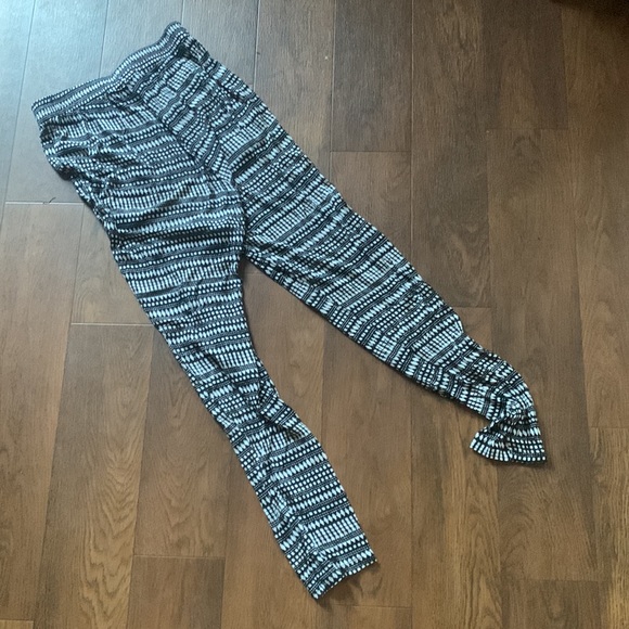 Lightweight Geo Pattern Harem Pants - Picture 6 of 6